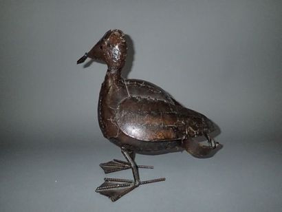 Canard en tôle laqué brune. Travail artisanal...