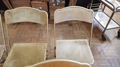 Dans le goût de CHAISOR, suite de cinq chaises...