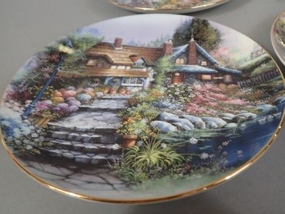 ROYAL DOULTON. Ensemble de 13 assiettes en...
