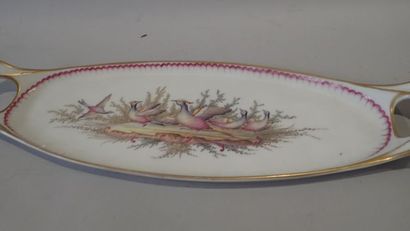 Ensemble de faïence de l'Est polychrome comprenant...