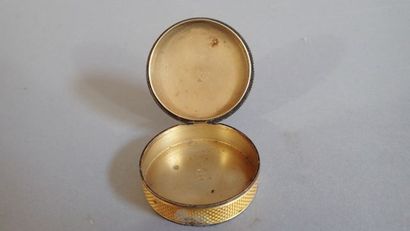 Ensemble de quatre boîtes à pilule en argent...