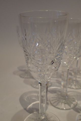 Ensemble de douze verres à vin blanc en cristal...