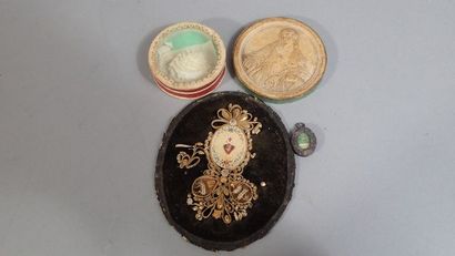 Ensemble comprenant : une paperolle (accidents,...