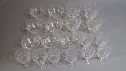Partie d'un service de verres en cristal,...