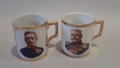 Petit service à thé en porcelaine patriotique...