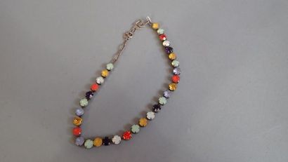 Lot de bijoux fantaisie comprenant :une coccinelle...