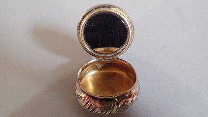 Ensemble de quatre boîtes à pilule en argent...