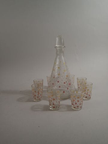 Service à liqueur en verre émaillé à décor...