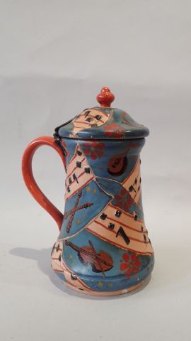 Porcelaine de Paris. Verseuse en porcelaine...
