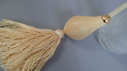 Deux vaporisateurs à parfum, un modèle Marcel...