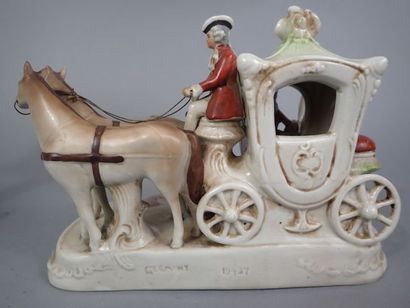 Deux groupes en porcelaine polychrome : 