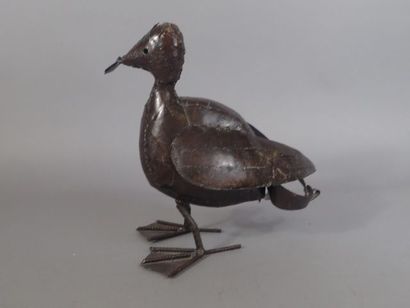 Canard en tôle laqué brune. Travail artisanal...
