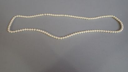 Lot de bijoux fantaisie comprenant :une coccinelle...