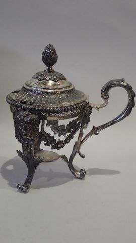 Monture de moutardier en argent à décor de...