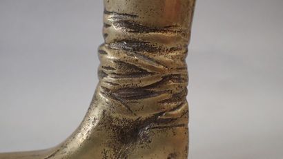 Bottine en bronze. XIXème siècle H6,8cm