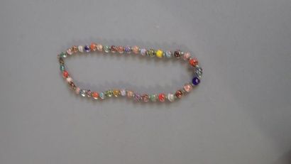 Lot de bijoux fantaisie comprenant :une coccinelle...