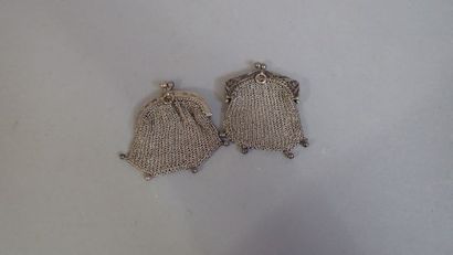 Lot de bijoux fantaisie comprenant :une coccinelle...