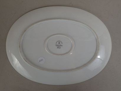 Raymond LOEWY pour W. GERMANIA. Plat en porcelaine...