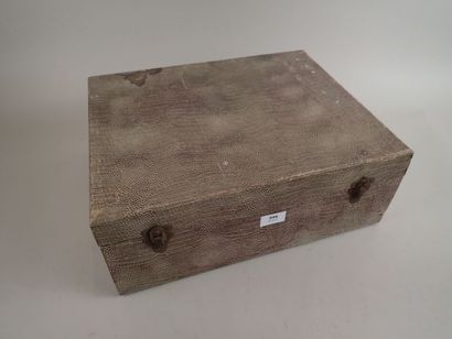 Coffret à jeux comprenant nain jaune, loto,...
