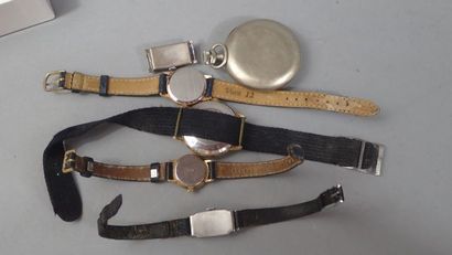 Ensemble de 6 montres composé d'une montre...