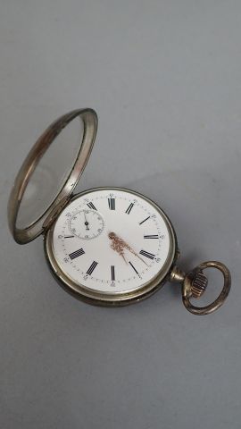 Montre de poche en argent, cadran émaillé...