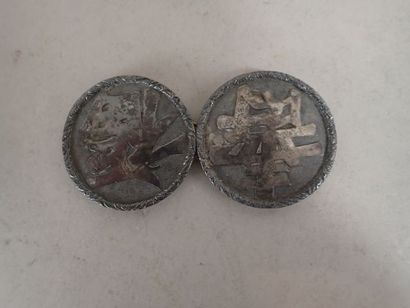 Paire de boucles de ceinture en métal argenté,...