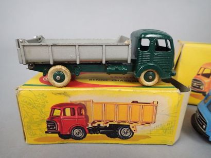 Lot de 3 véhicules miniatures :
-MATCHBOX...