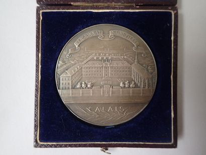 Médaille de table en bronze argenté, l'avers...