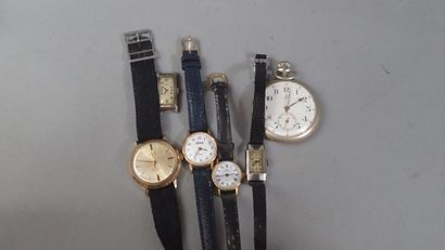 Ensemble de 6 montres composé d'une montre...