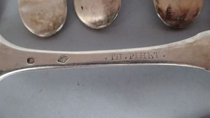 Ensemble de sept couverts en argent modèle...