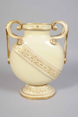 Paire de grands vases gourde à anses, en...