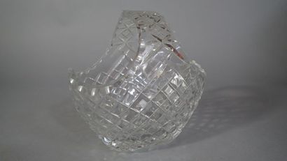 Ensemble en cristal taillé comprenant:
-Un...