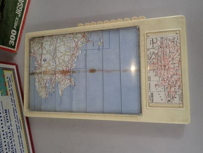 Ensemble de trois jeux anciens comprenant...
