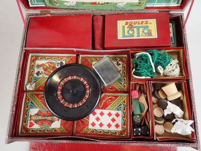 Coffret à jeux comprenant nain jaune, loto,...