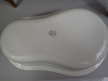 Bidet en noyer à dessus rectangulaire canné...