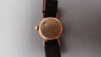 ESKA, montre bracelet de dame. En or jaune...