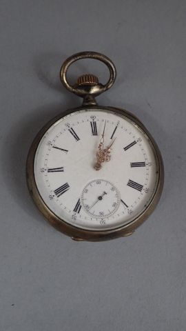 Montre de poche en argent, cadran émaillé...