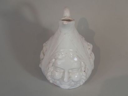 MALICORNE, attribué à. Pichet piriforme anthropomorphe...