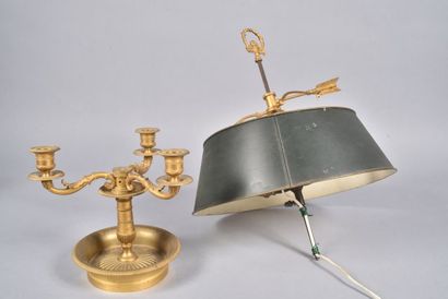 Lampe bouillotte en bronze ciselé et doré...
