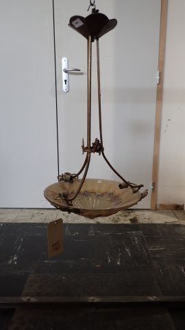 Suspension en bronze et verre moulé polychrome,...