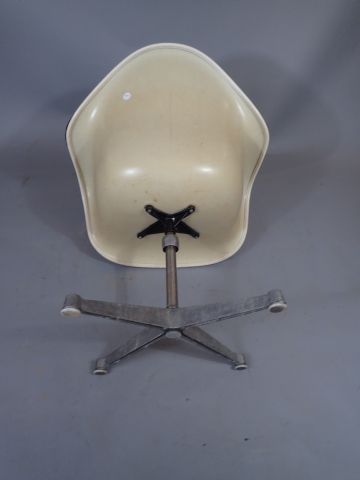 Charles (1907-1978) et Ray (1912- 1988) EAMES...