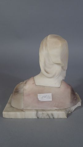 Giuseppe BESSI (1857-1922). Buste en onyx,...