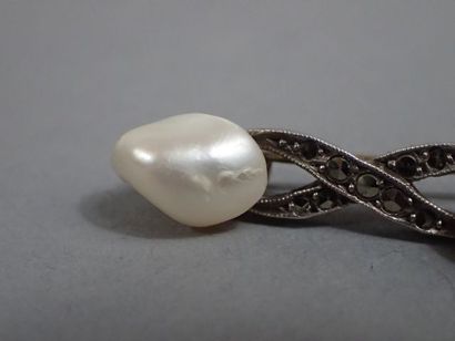 Broche barrette en argent 800/1000e à décor...