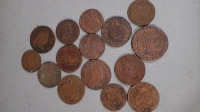 Ensemble de 15 pièces en bronze période XVIIe...