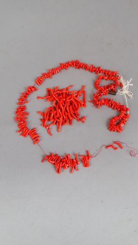 Collier en corail. (Fil cassé)