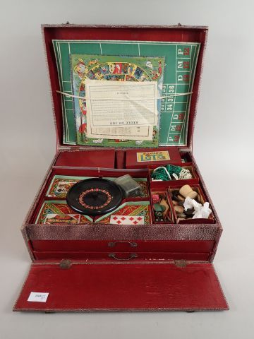 Coffret à jeux comprenant nain jaune, loto,...