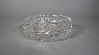 Ensemble en cristal taillé comprenant:
-Un...