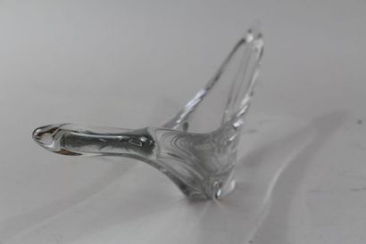 DAUM France. Coupe allongée en cristal. Signé...