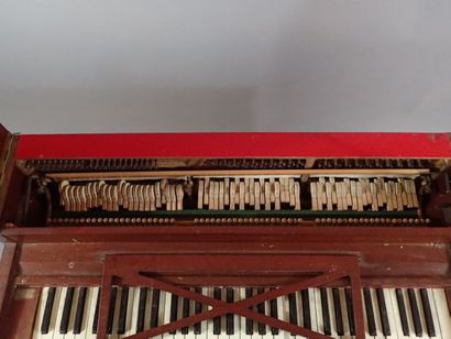 Leverantor CUAIDELE. Piano droit en placage...