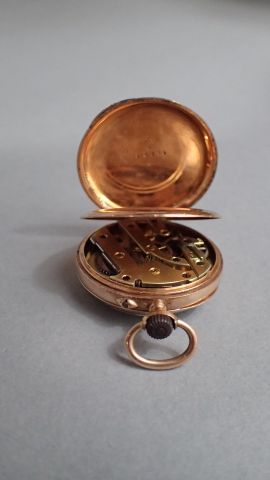 Montre à gousset en or 18k, cadran à chiffre...